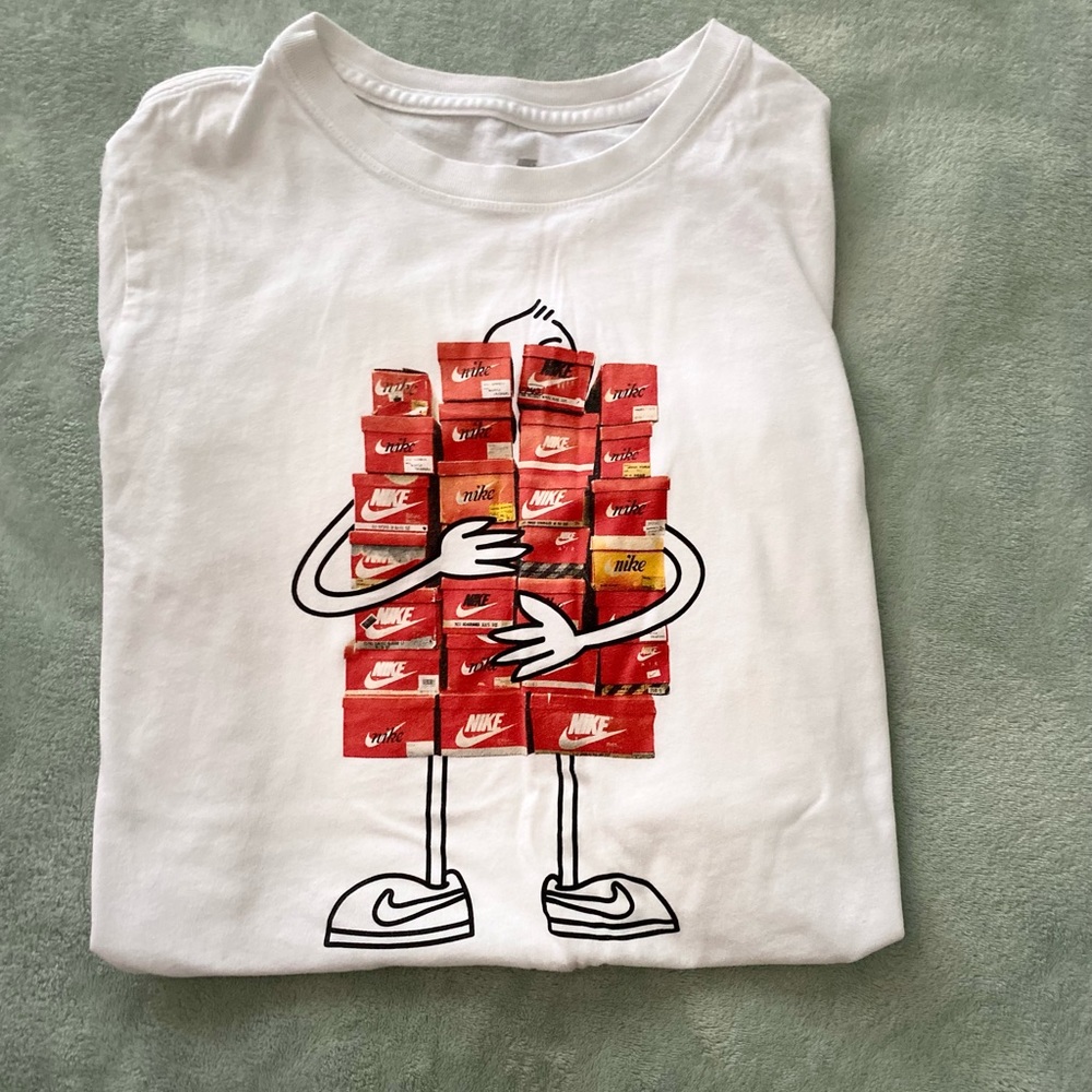 Nike tee-size XL in boys
